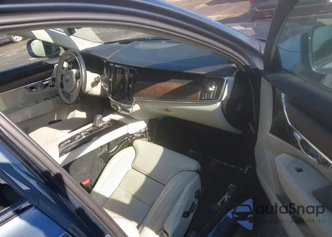 2022 Volvo V90 Cross Country B6 z USA, uszkodzony, nr VIN YV4062NL1N1148573